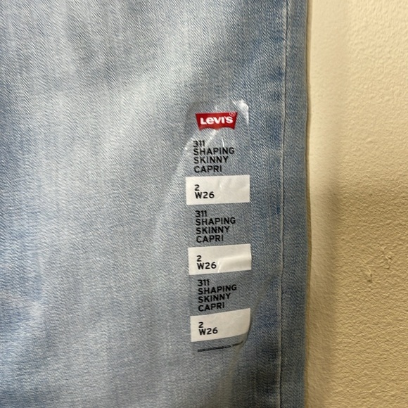 LEVI’S 311 SHAPING SKINNY CAPRI Jeans - Picture 4 of 9